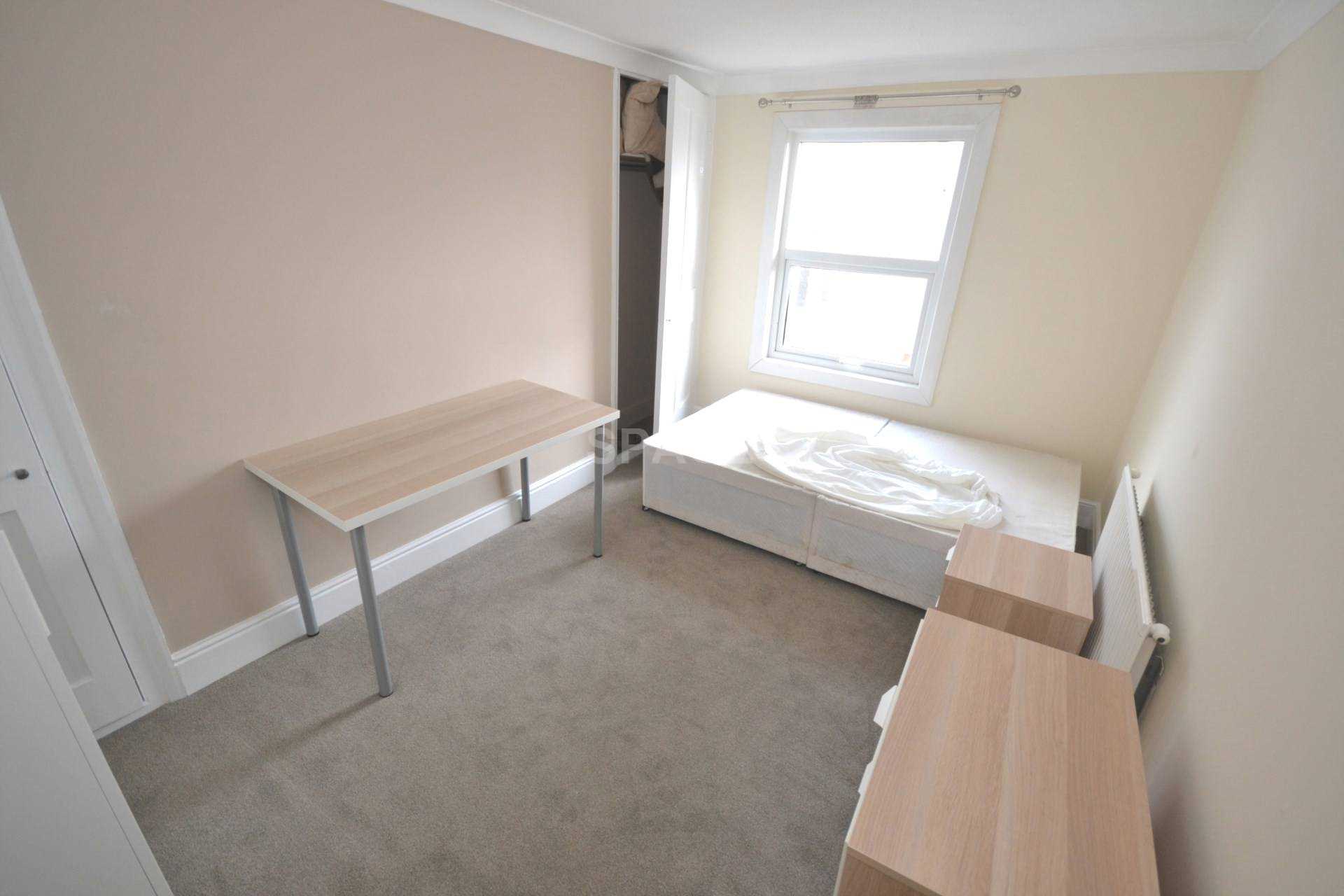 Watlington Street, Reading, Image 13