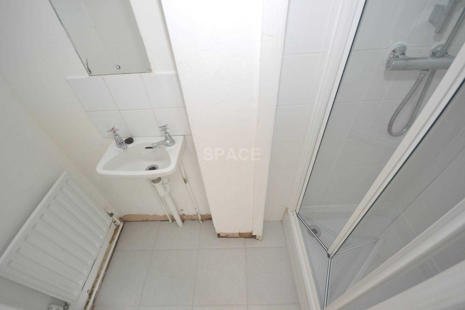 Watlington Street, Reading, Image 6