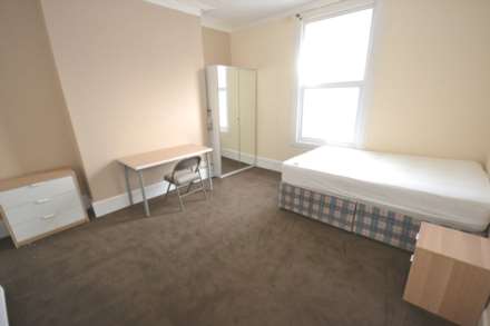 Watlington Street, Reading, Image 5