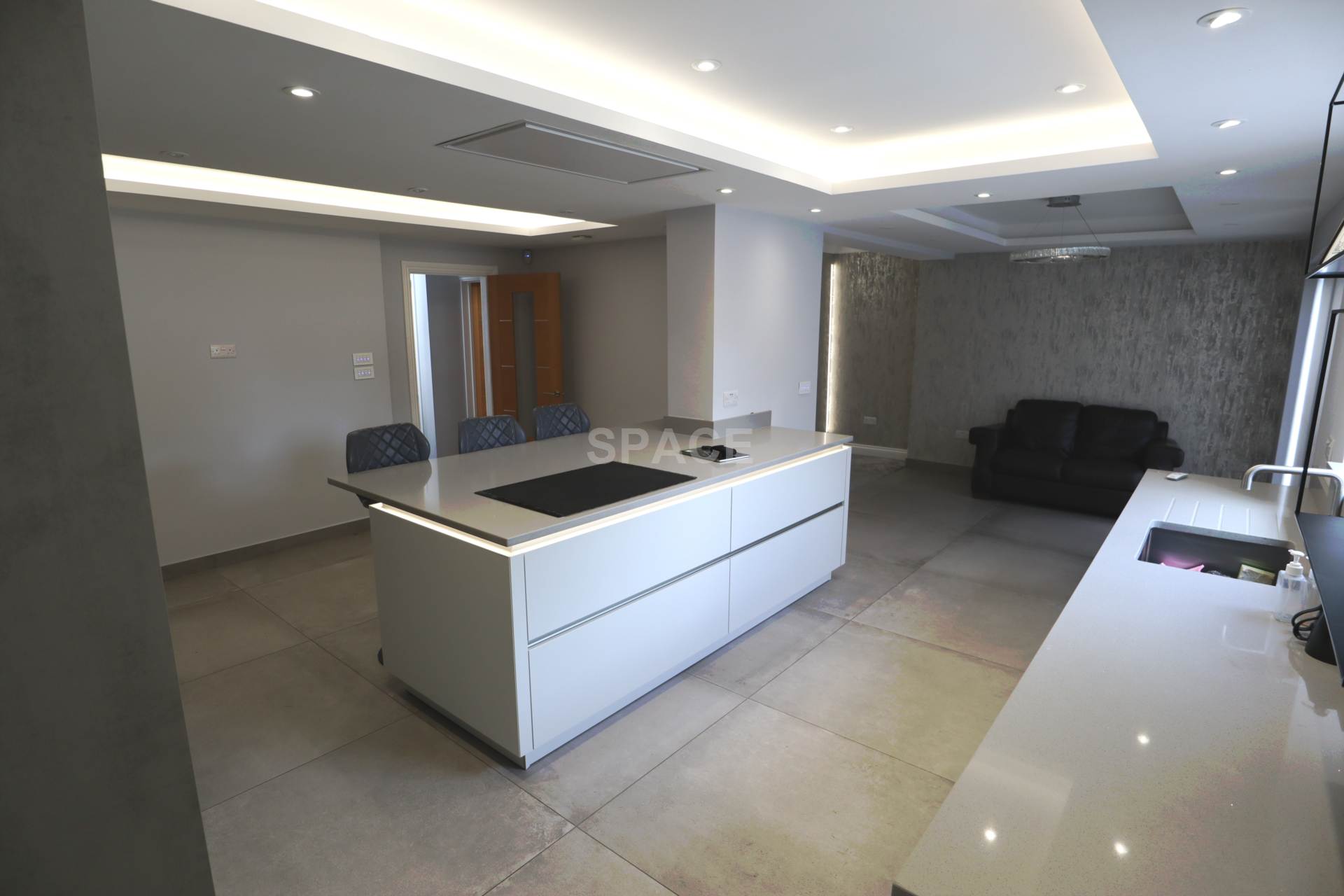 Chiltern Crescent, Reading, Image 4