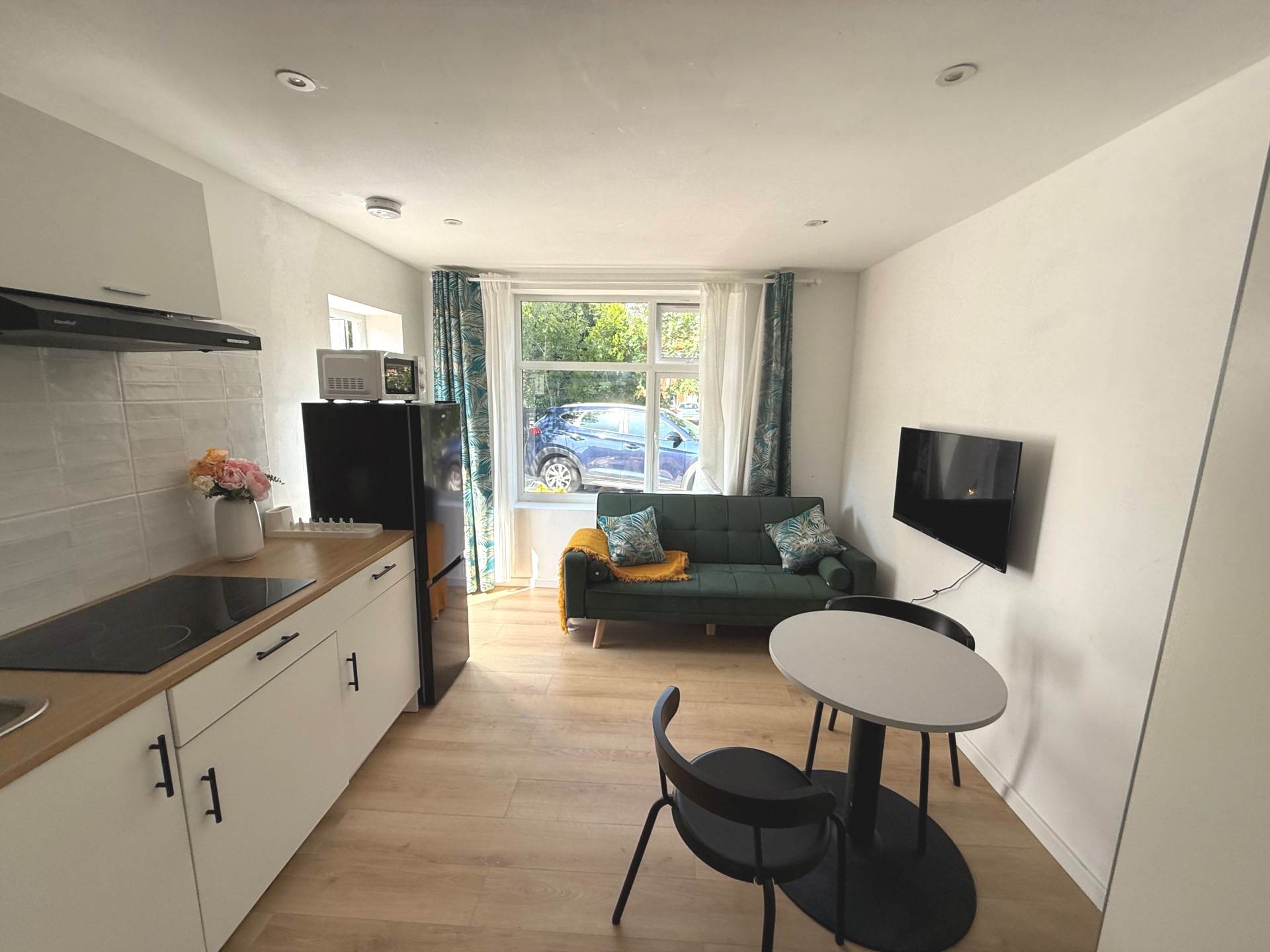 Studio Flat, Stanhope Road, Reading, Image 1