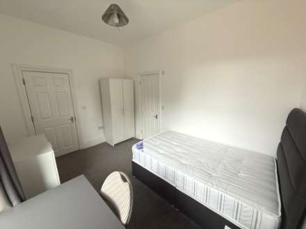 Wokingham Road, Reading, Berkshire, RG6 1JL- Room 3, Image 5