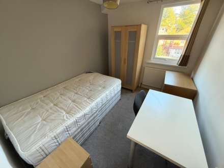 Grange Avenue, University