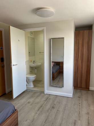 Loddon House Penthouse Student Accommodation, Image 3