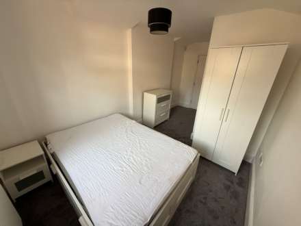 9 Bedroom Semi-Detached, Hamilton Road, University