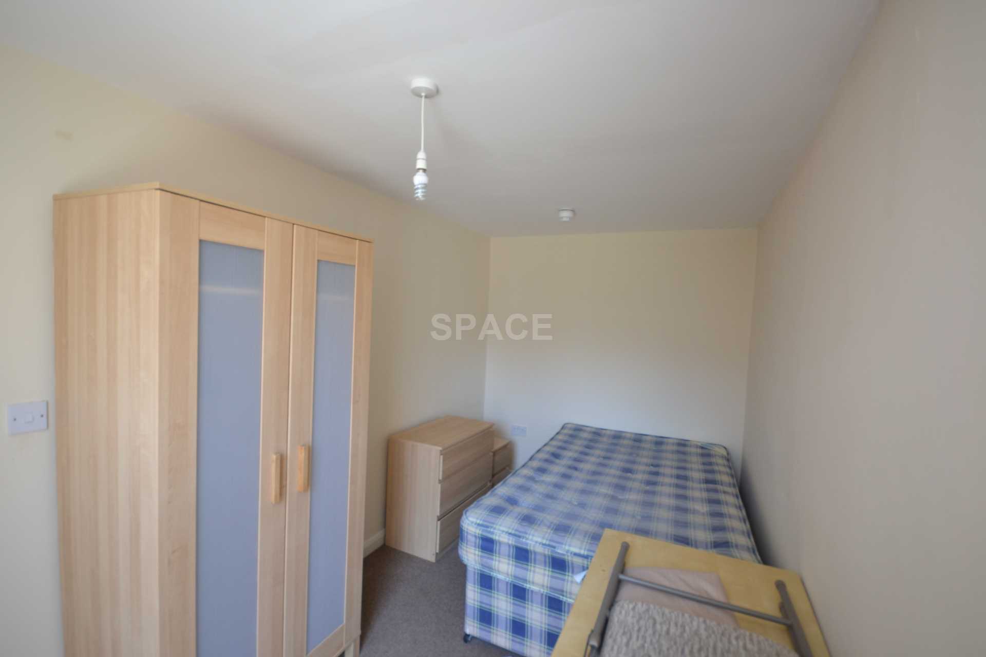 Pitcroft Avenue, Reading, Berkshire, RG6 1NH, Image 10