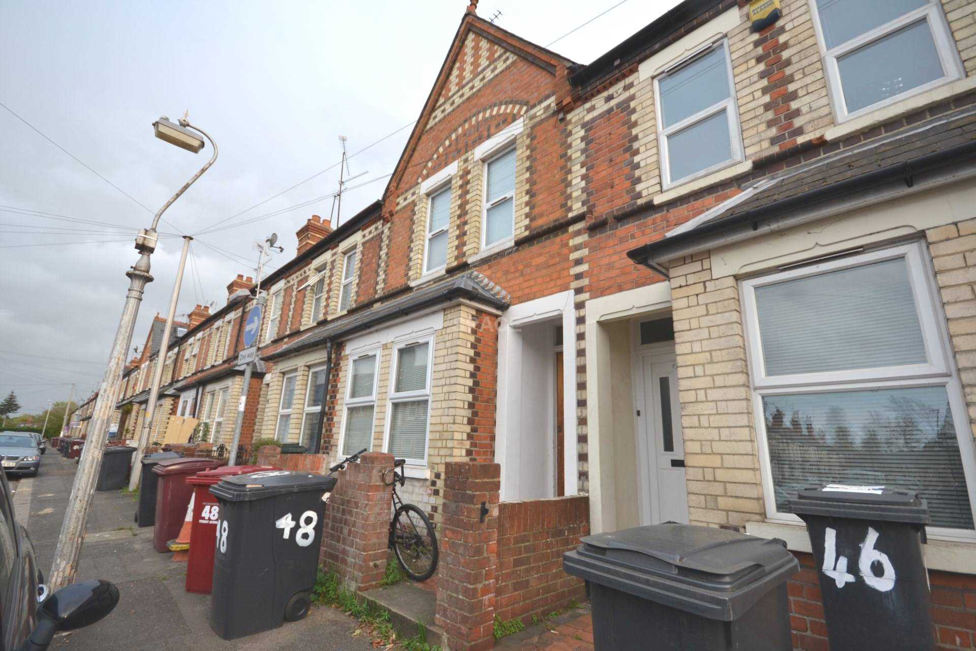 Pitcroft Avenue, Reading, Berkshire, RG6 1NH, Image 2