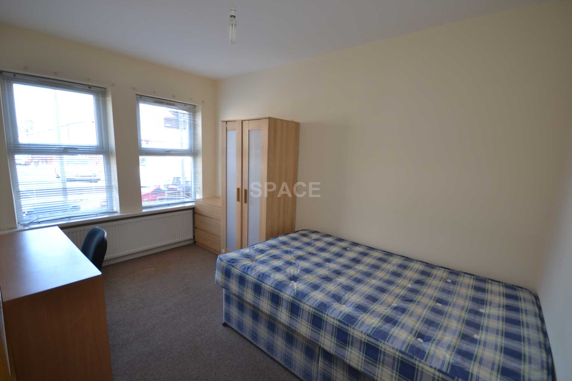 Pitcroft Avenue, Reading, Berkshire, RG6 1NH, Image 3