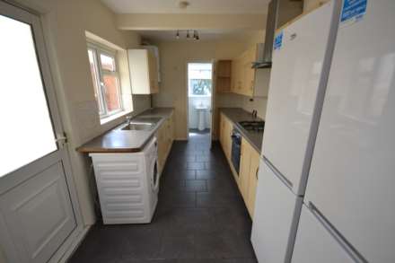 Pitcroft Avenue, Reading, Berkshire, RG6 1NH, Image 1