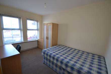 Pitcroft Avenue, Reading, Berkshire, RG6 1NH, Image 3