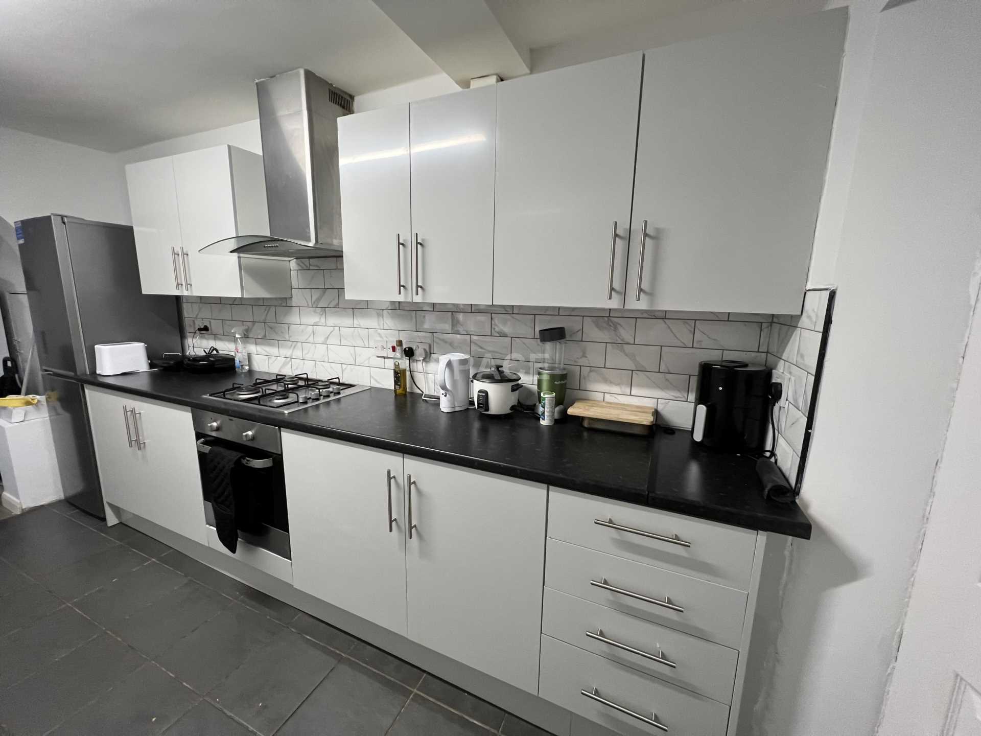 Grange Avenue, Reading, Berkshire, RG6 1DL, Image 11