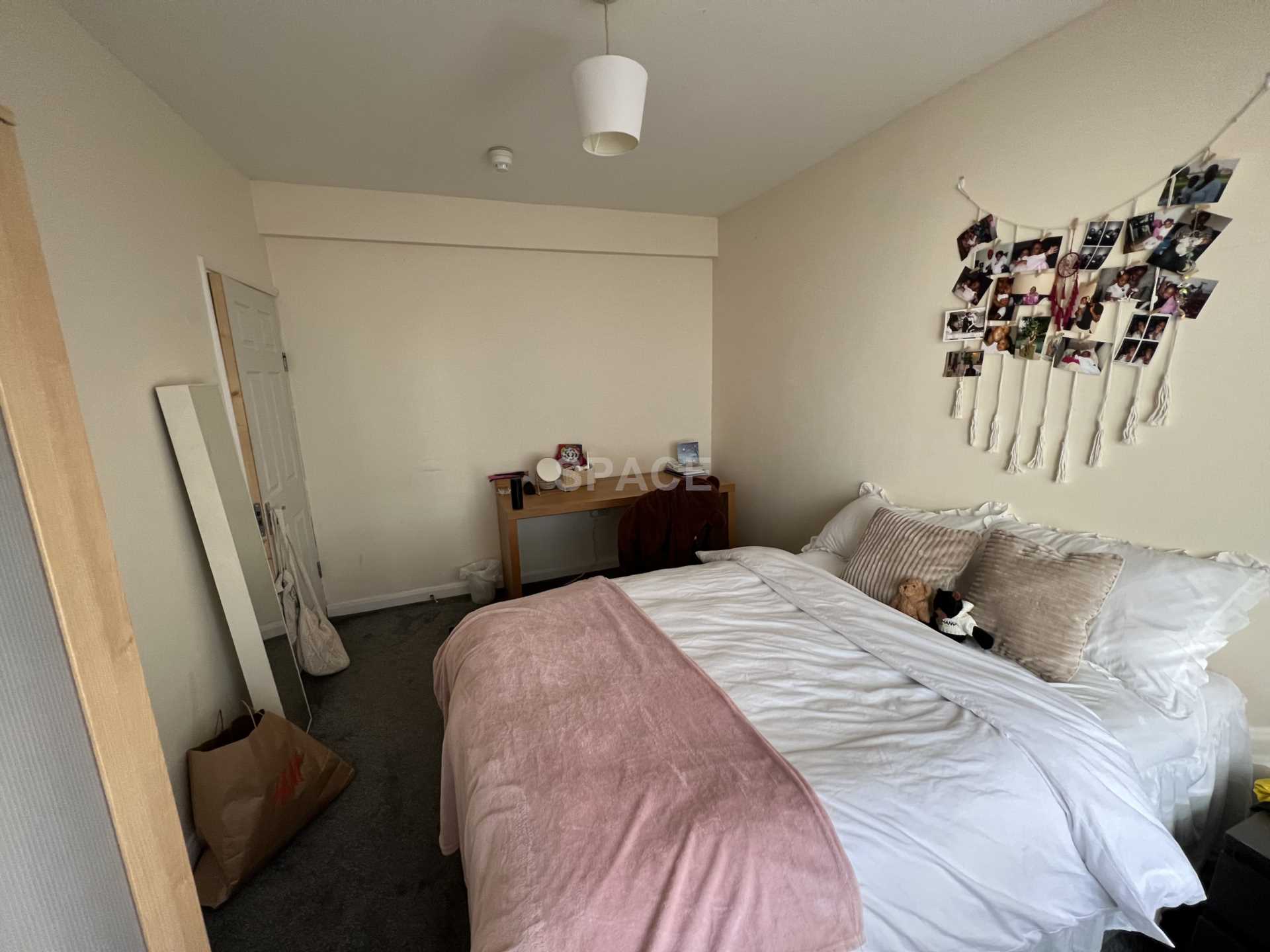Grange Avenue, Reading, Berkshire, RG6 1DL, Image 2