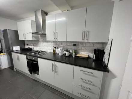 Grange Avenue, Reading, Berkshire, RG6 1DL, Image 11