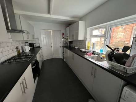 Grange Avenue, Reading, Berkshire, RG6 1DL, Image 12