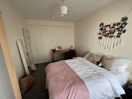 Grange Avenue, Reading, Berkshire, RG6 1DL, Image 2