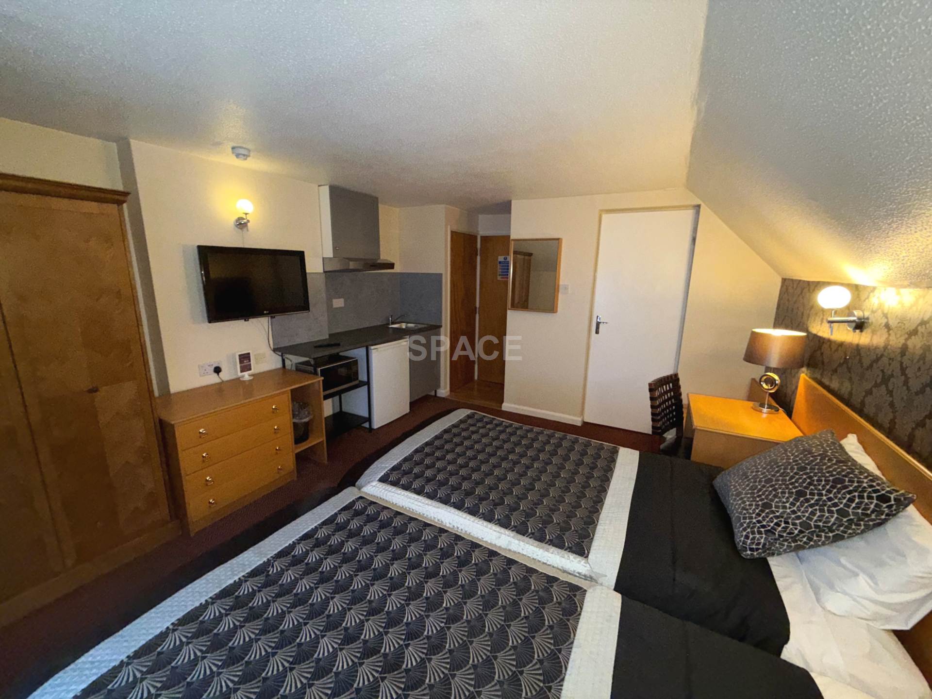 Connaught Road, Reading, Image 2