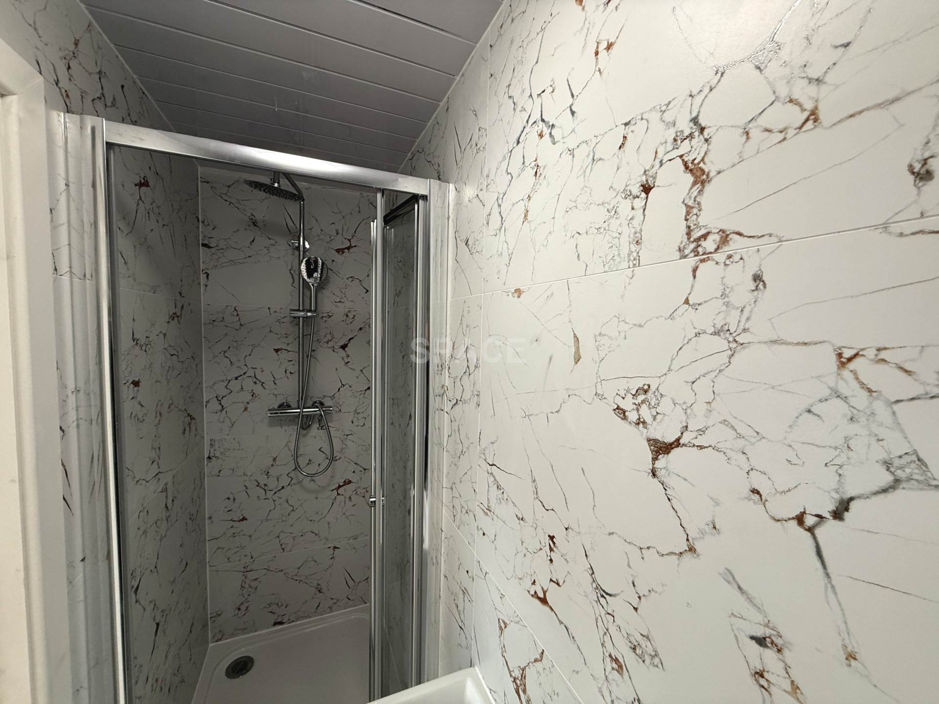 Hexham Road, Reading, Image 7