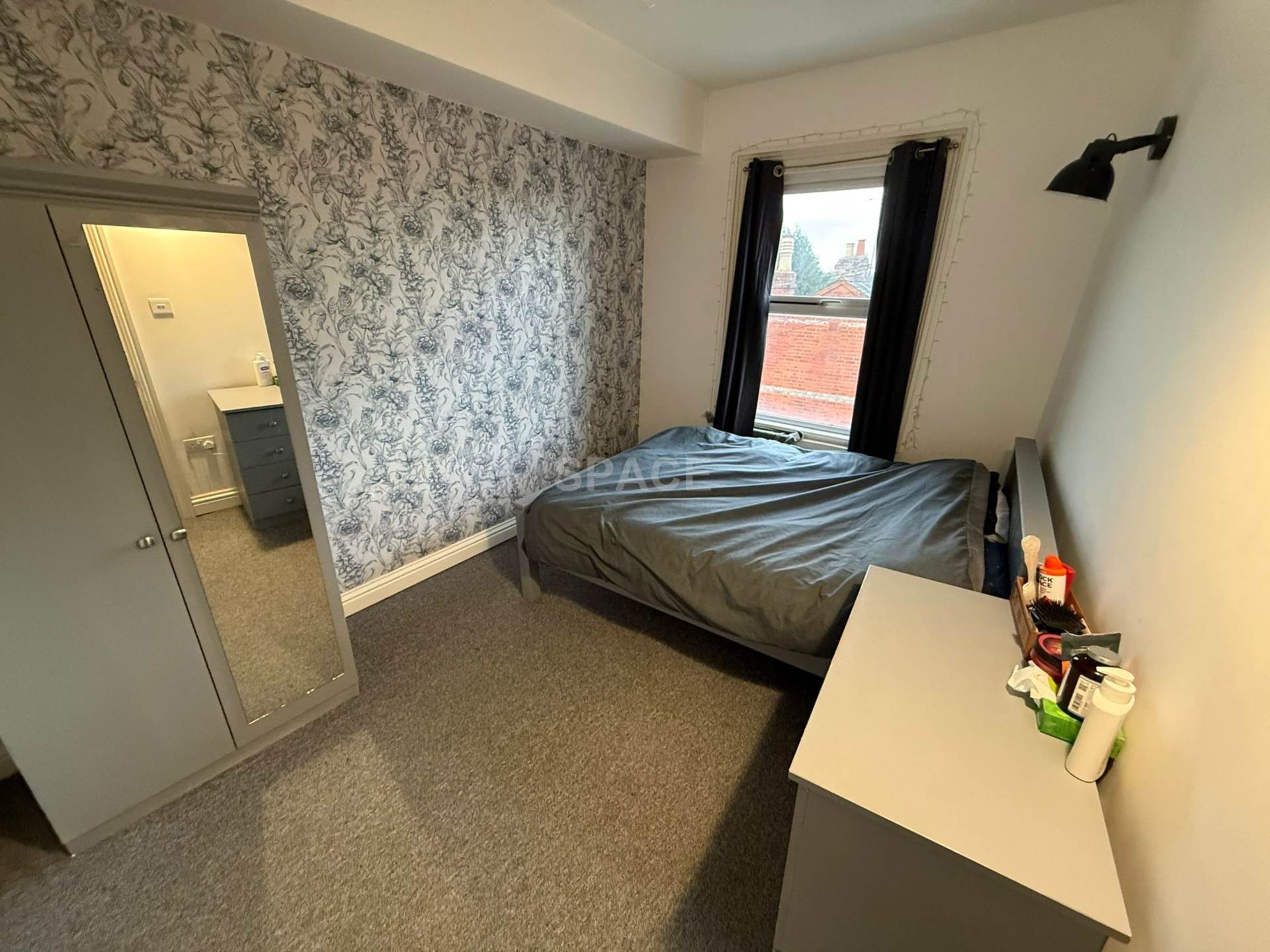 Tilehurst Road, Reading, Image 1