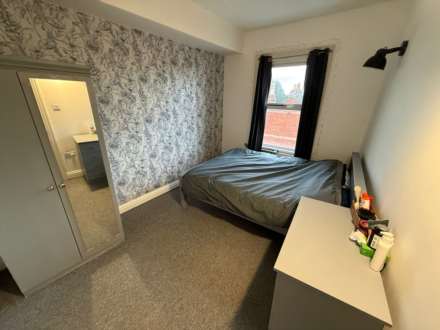 Tilehurst Road, Reading, Image 1