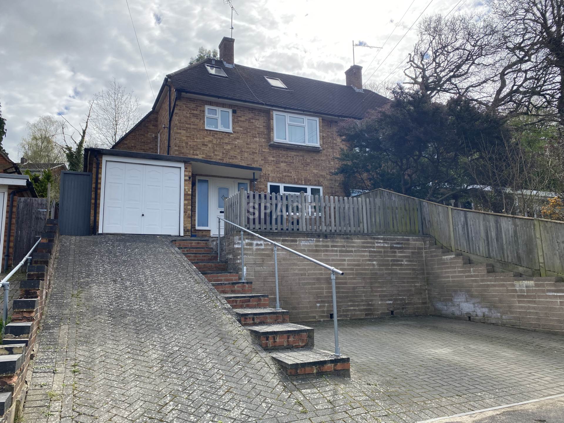 Rotherfield Way, Caversham, Image 1