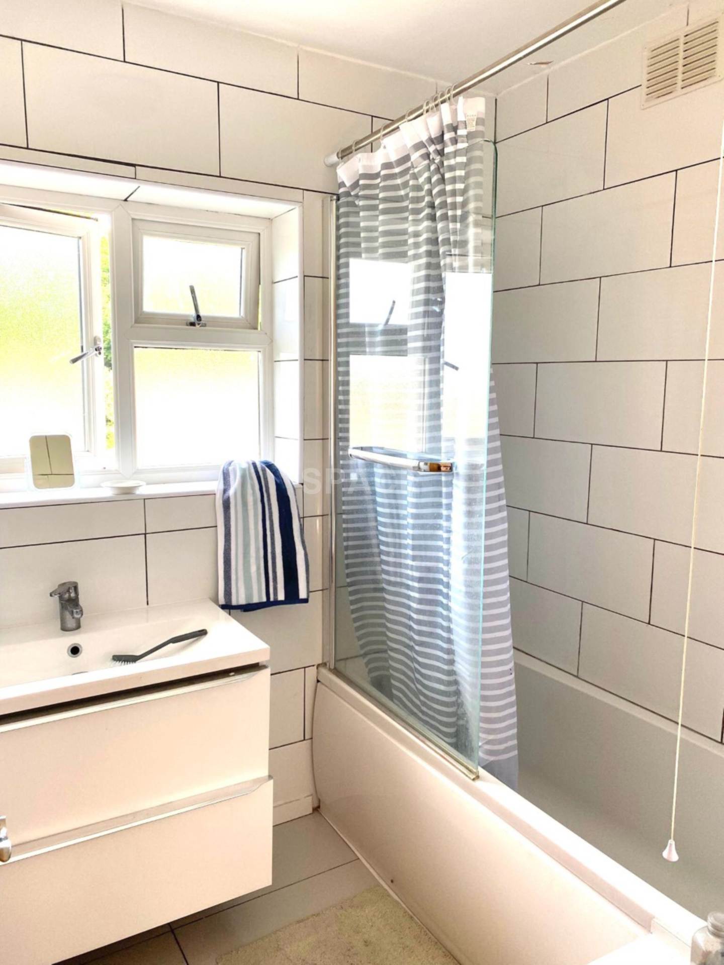 Rotherfield Way, Caversham, Image 9