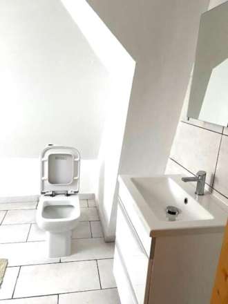 Rotherfield Way, Caversham, Image 11