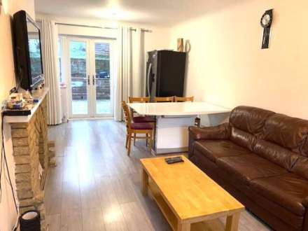 Rotherfield Way, Caversham, Image 3