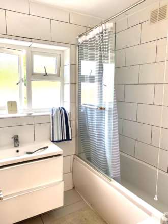 Rotherfield Way, Caversham, Image 9