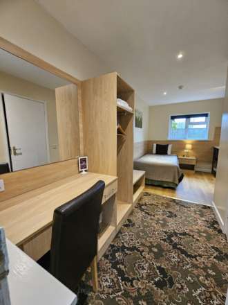 Connaught Road, Reading, Image 3