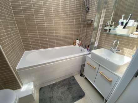 Mill Close, Wokingham, Image 8