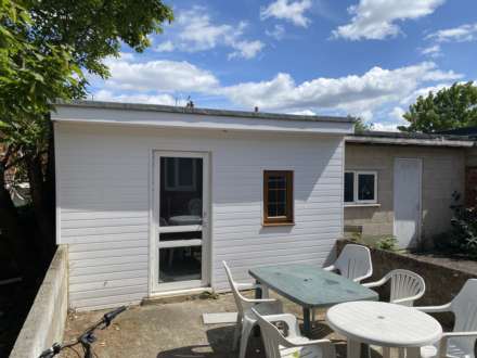 Donnington Gardens, University, Reading, Berkshire, RG1 5LZ, Image 13