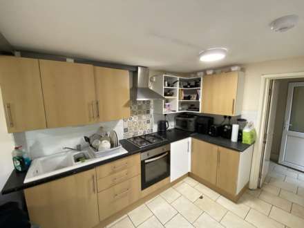 Donnington Gardens, University, Reading, Berkshire, RG1 5LZ, Image 2