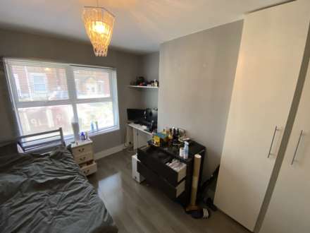 Donnington Gardens, University, Reading, Berkshire, RG1 5LZ, Image 9