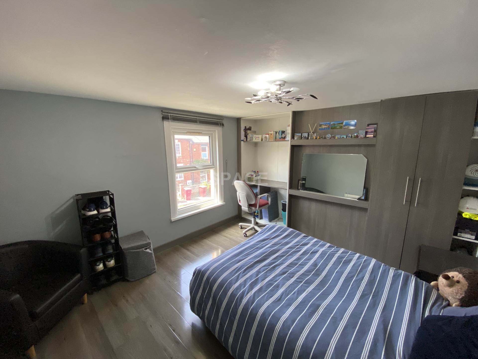 Donnington Gardens, University, Reading, Berkshire, RG1 5LZ, Image 1