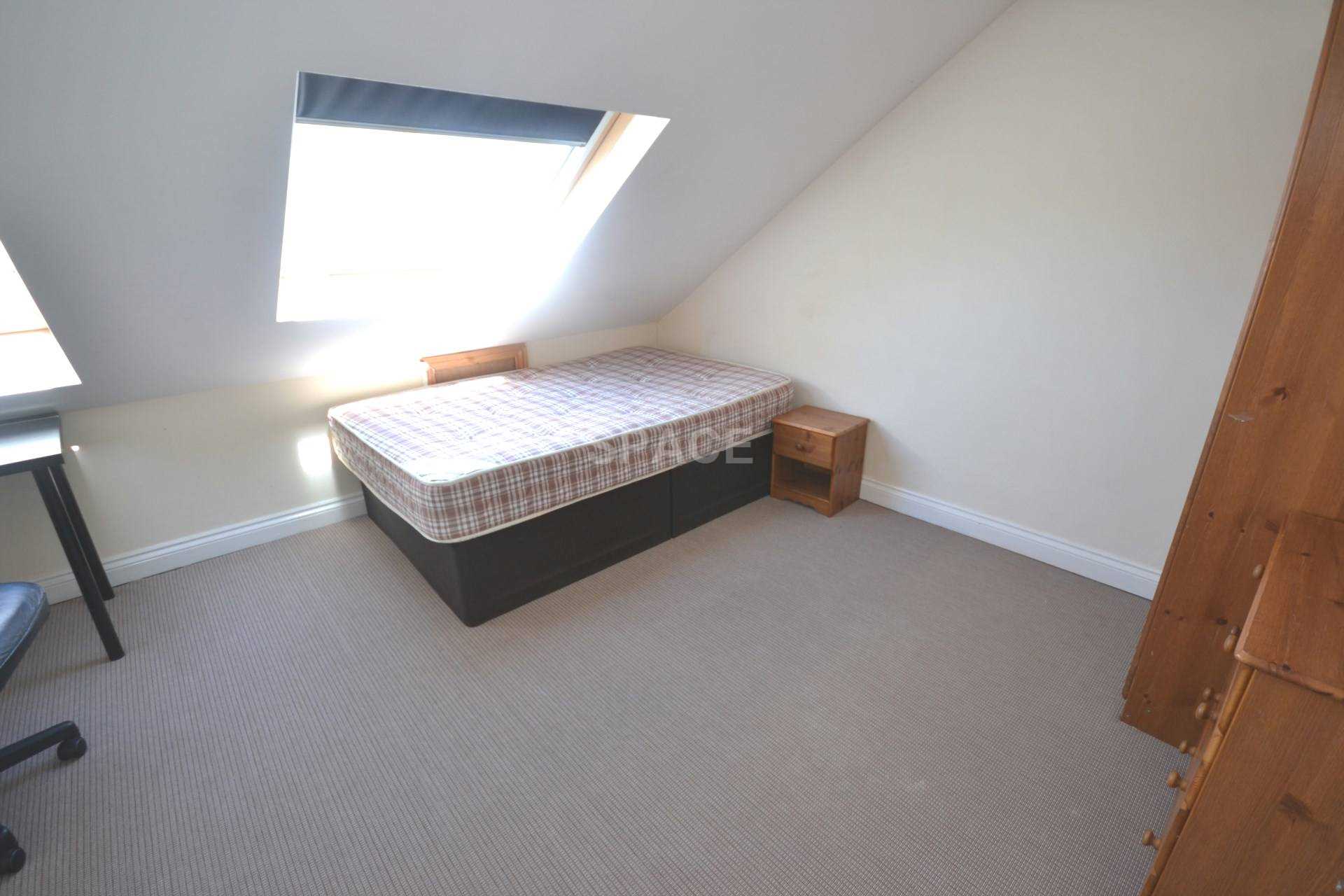 Grange Avenue, Reading, Berkshire, RG6 1DL, Image 13