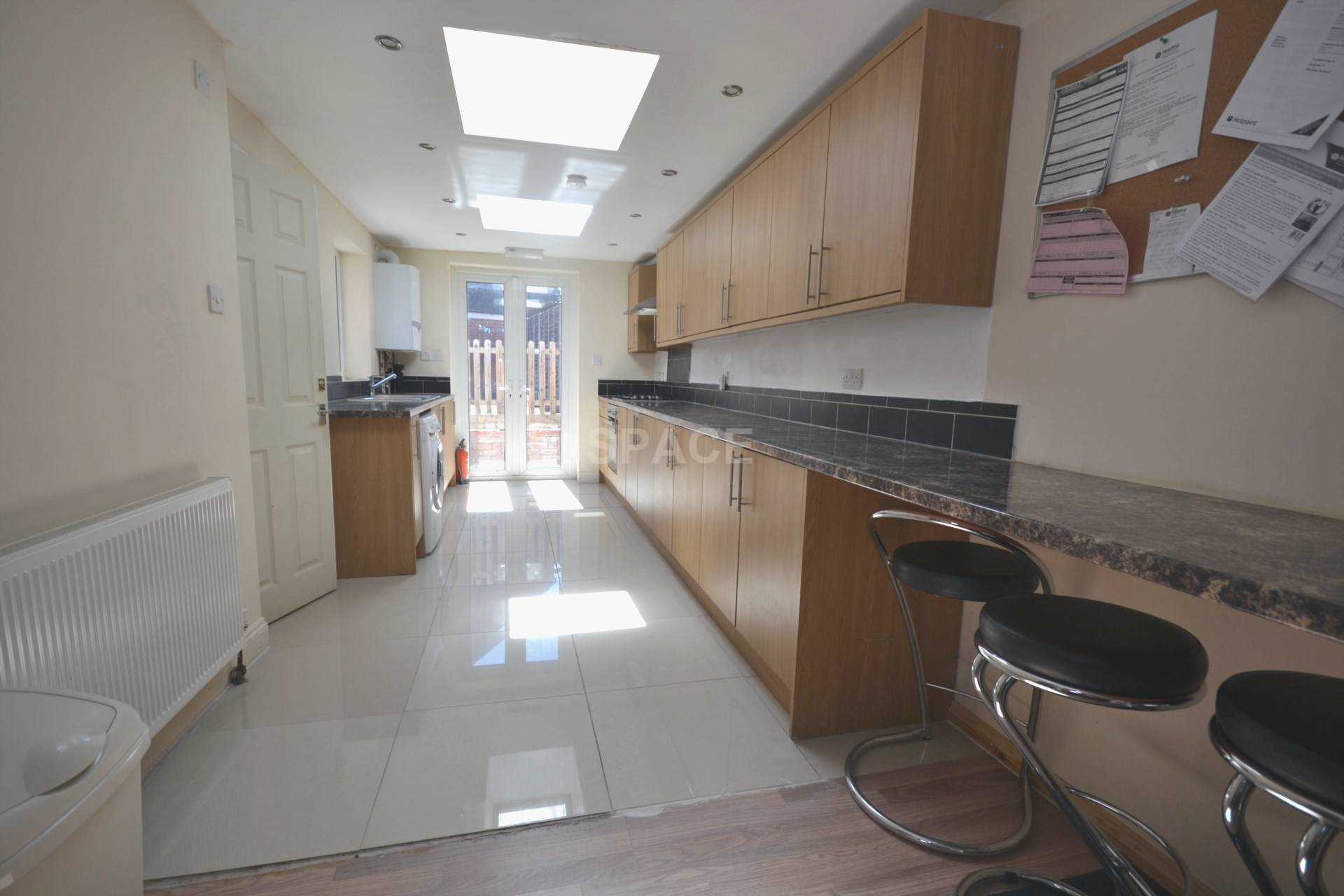 Grange Avenue, Reading, Berkshire, RG6 1DL, Image 4