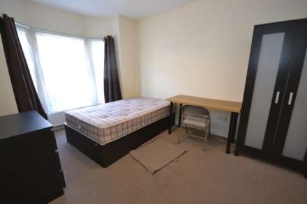 Grange Avenue, Reading, Berkshire, RG6 1DL, Image 2