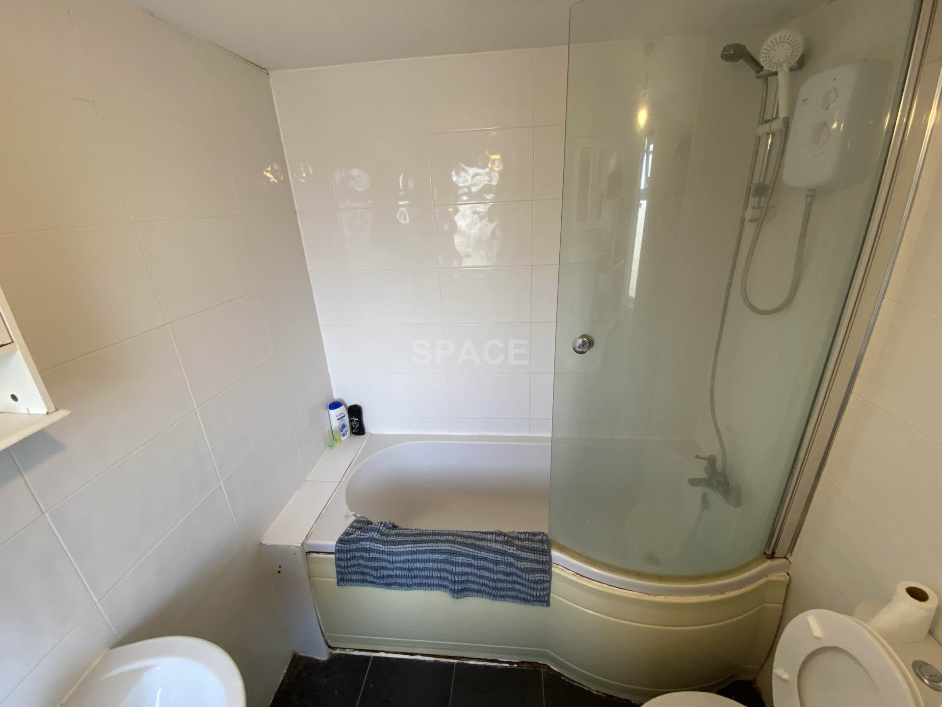 Donnington Gardens, University, Reading, Berkshire, RG1 5LZ, Image 12
