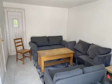 Donnington Gardens, University, Reading, Berkshire, RG1 5LZ, Image 14