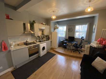 1 Bedroom Flat, Oxford Rd, Reading