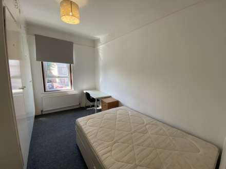 Erleigh Road, Reading, Image 4