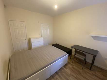 Property For Rent College Road, Reading