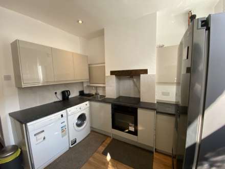 Property For Rent Blenheim Gardens, Reading