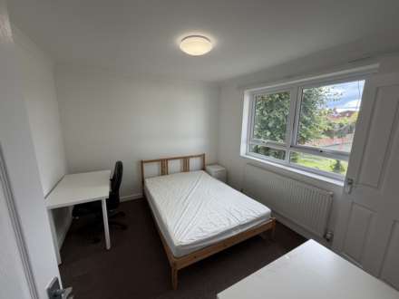 Spring Terrace Room, Reading, Image 2