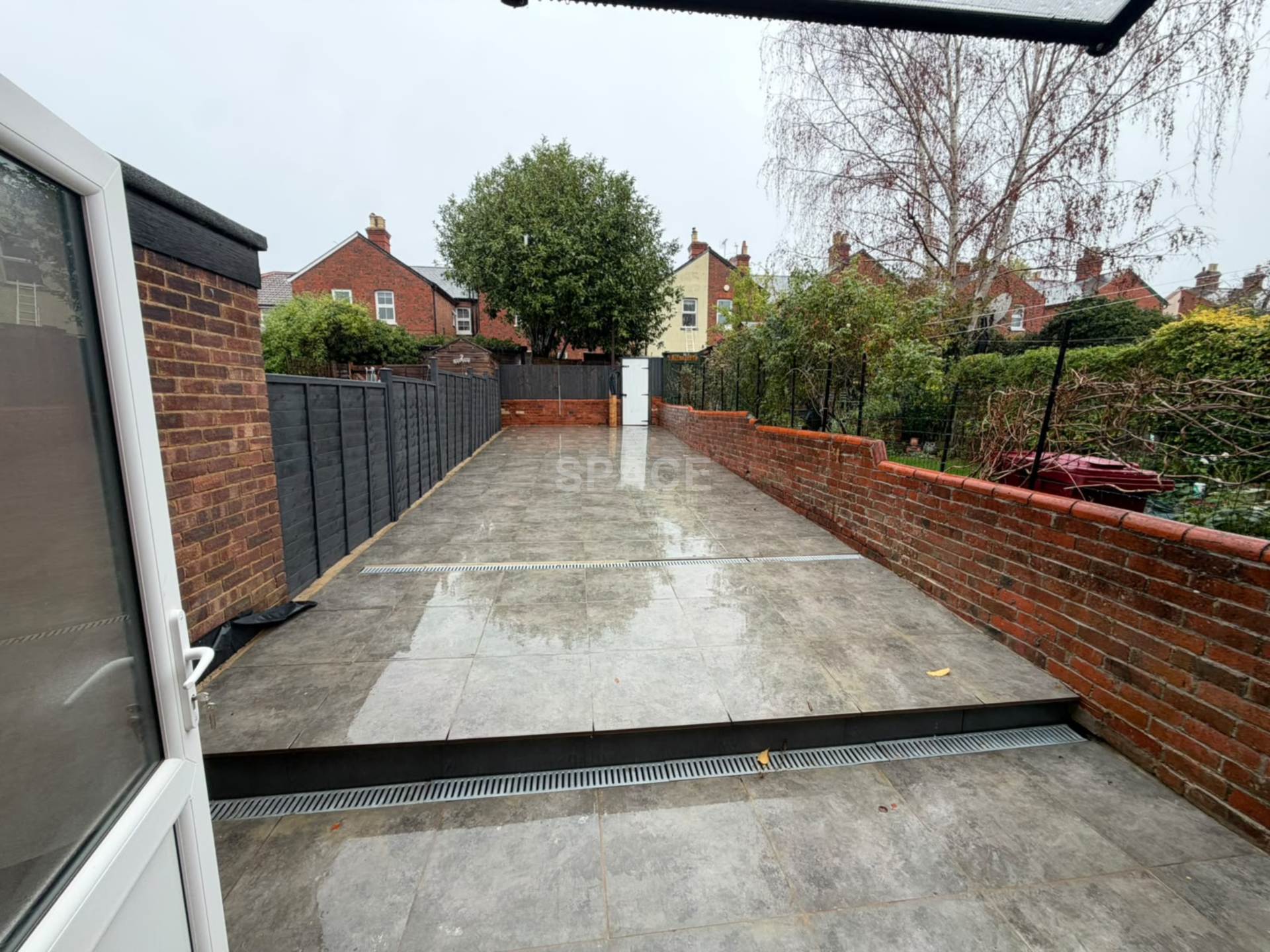 Elgar Road South, Reading, Image 11