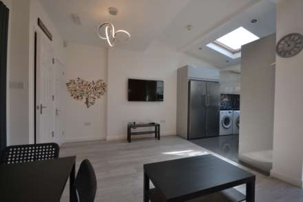 Palmer Park Avenue, Reading, Berkshire, RG6 1DN, Image 1