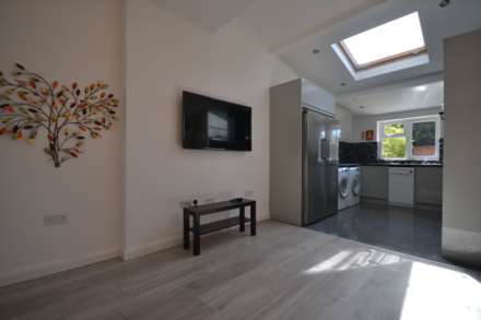 Palmer Park Avenue, Reading, Berkshire, RG6 1DN, Image 2