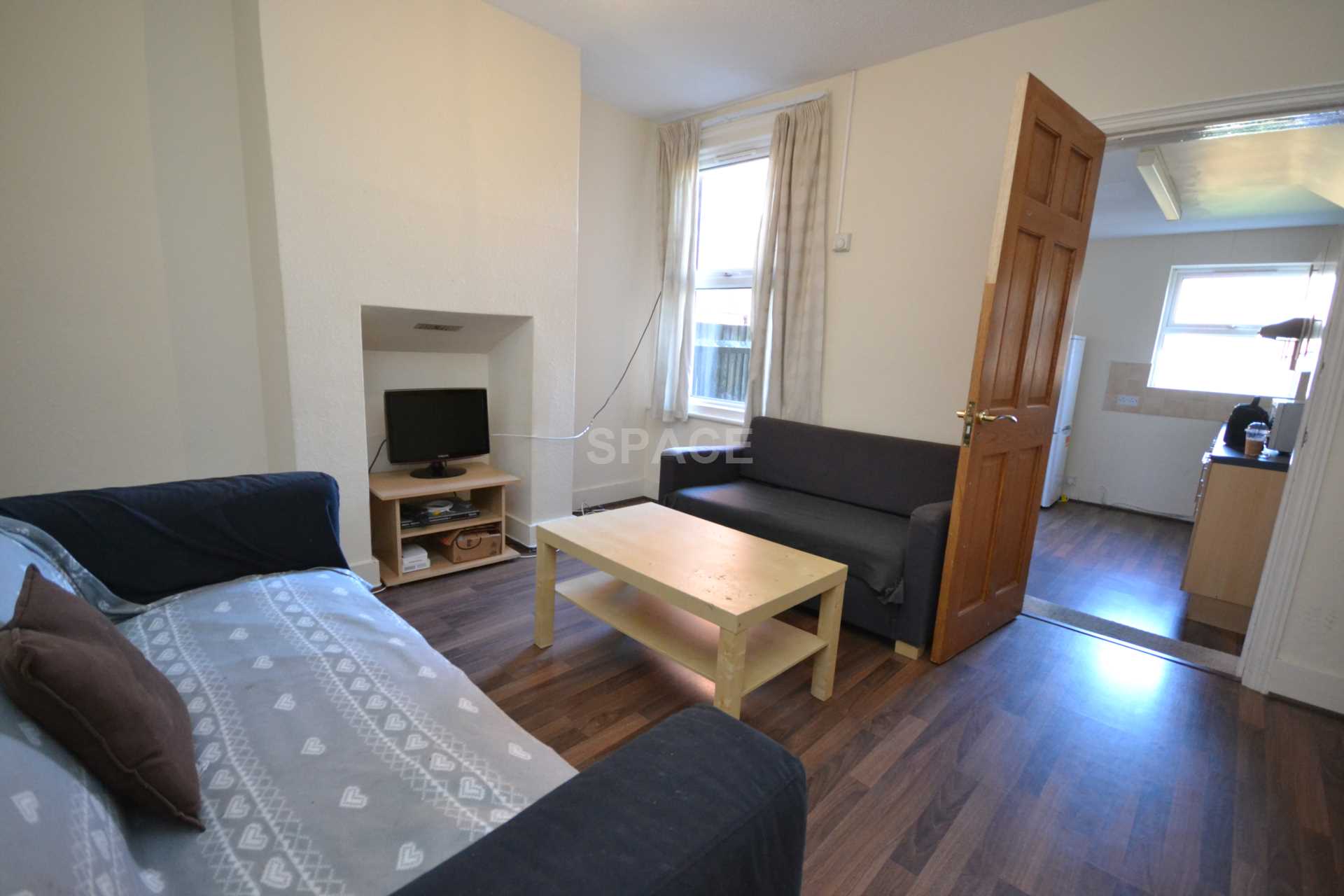 Auckland Road, Reading, Berkshire, RG6 1NY, Image 1