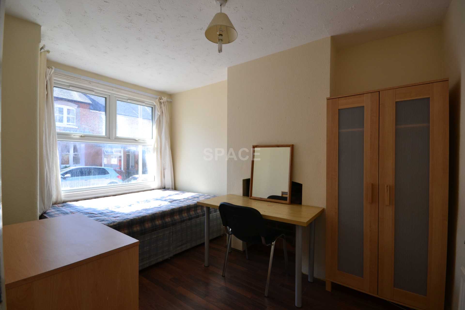 Auckland Road, Reading, Berkshire, RG6 1NY, Image 2