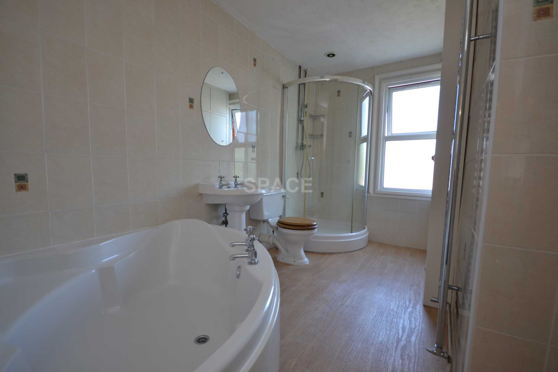 Auckland Road, Reading, Berkshire, RG6 1NY, Image 8